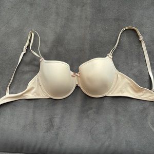 Chantelle bra size 34C